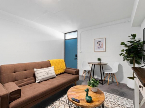 Canty Studio with Queen Bed, City Walkable!